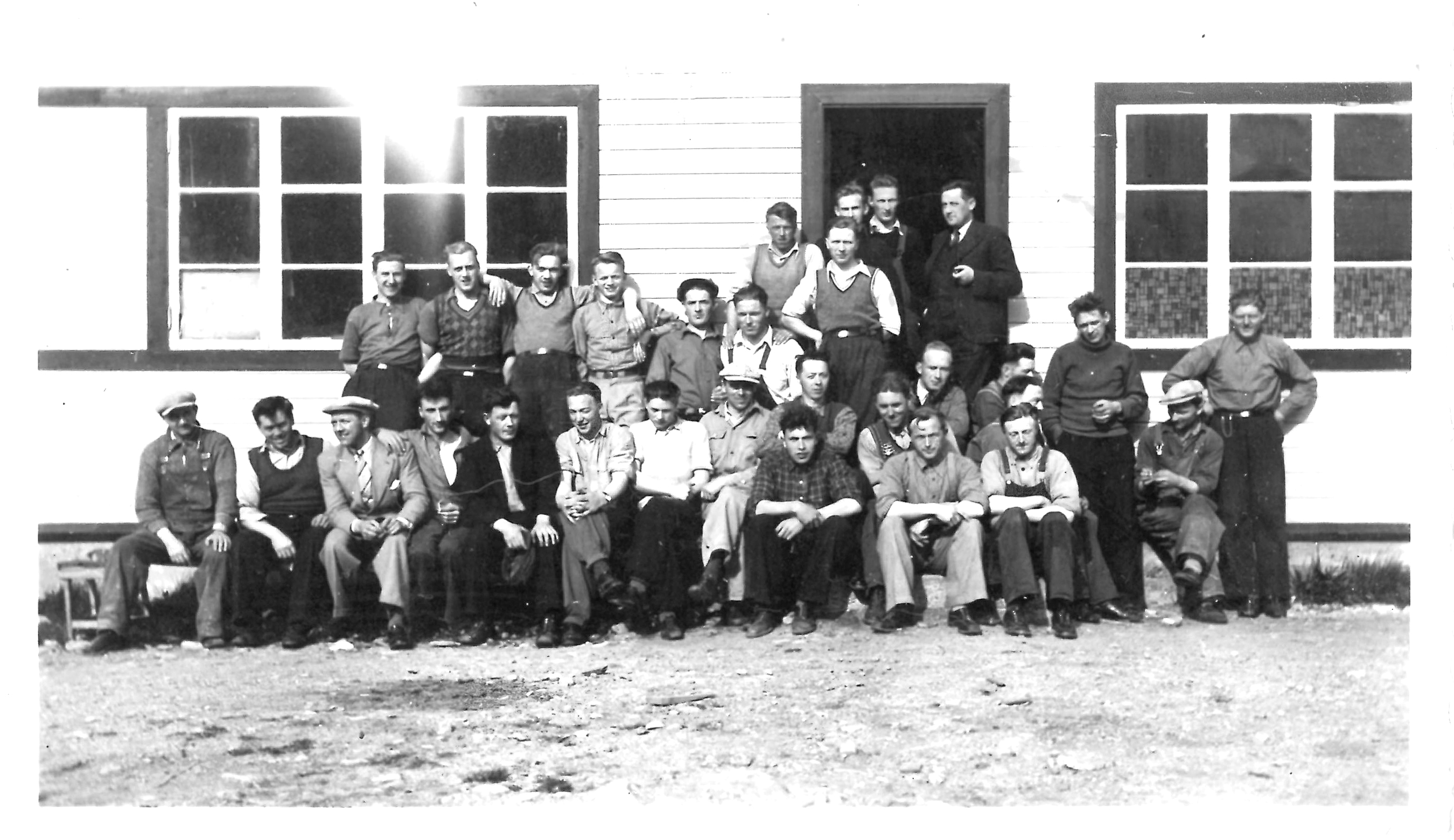 LK Hjelle factory workers, 1940